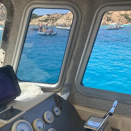 Sardinia-holiday Spargi & בית הארחה 3*